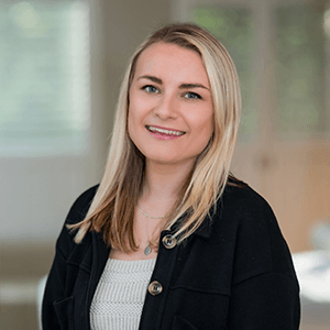 Robyn Coutts Headshot